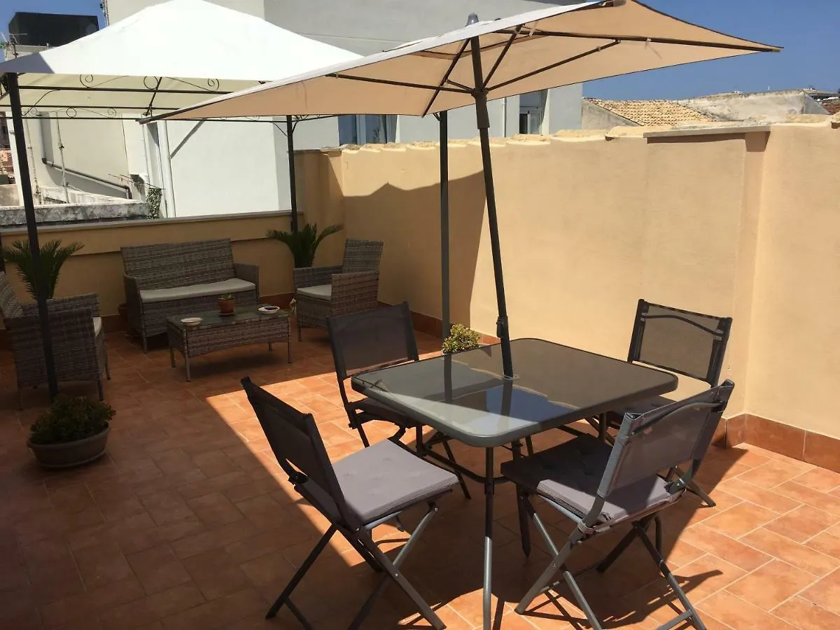 Casa Gaetano Villa Syracuse 0*,
